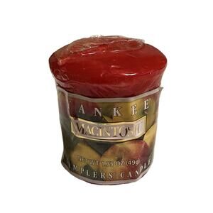 New Deadstock  Yankee Macintosh Apple Samplers Candle 1.75 oz